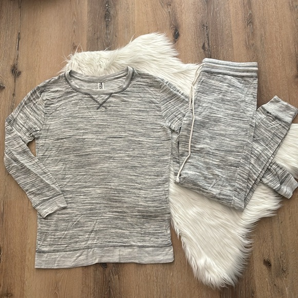 Black Bow Loungewear Pajama Set - Picture 3 of 12